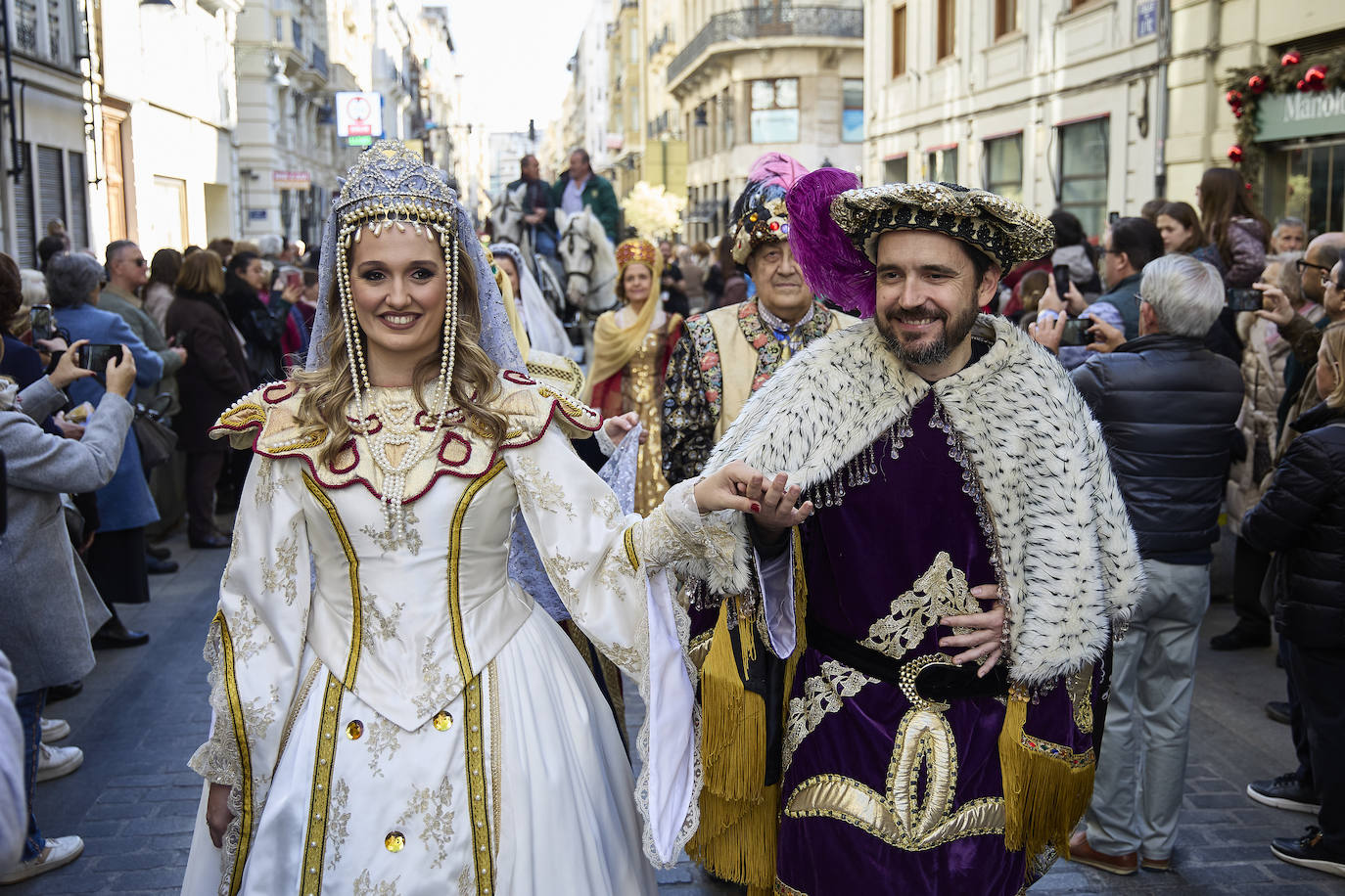 Caras conocidas en la procesión del bautismo de San Vicente Ferrer