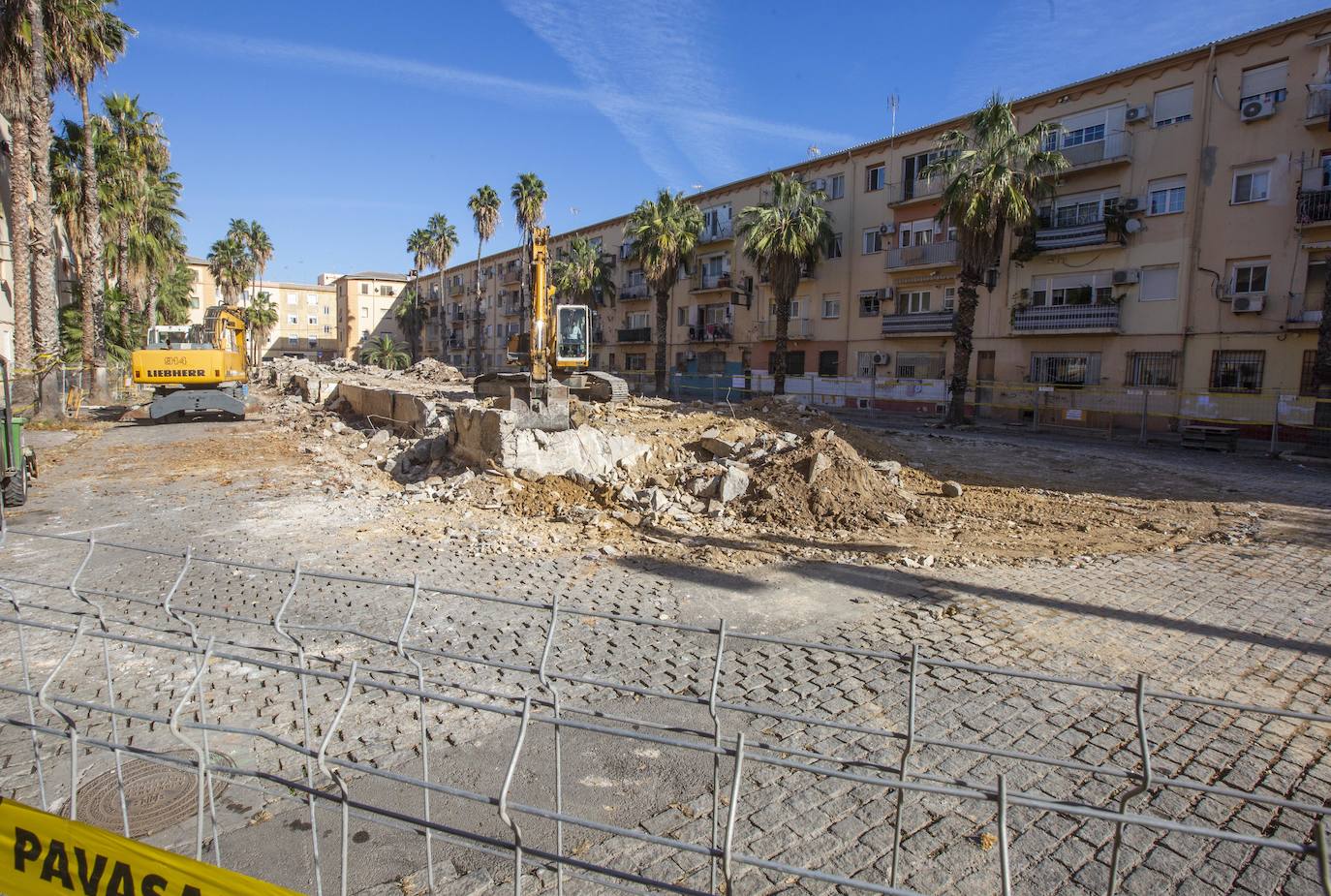 La cara y la cruz del barrio de la Malvarrosa en Valencia