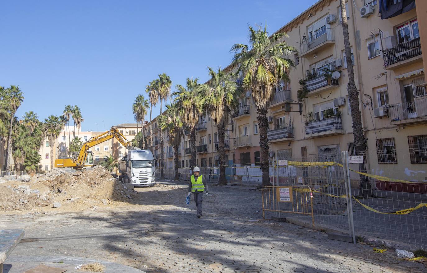 La cara y la cruz del barrio de la Malvarrosa en Valencia