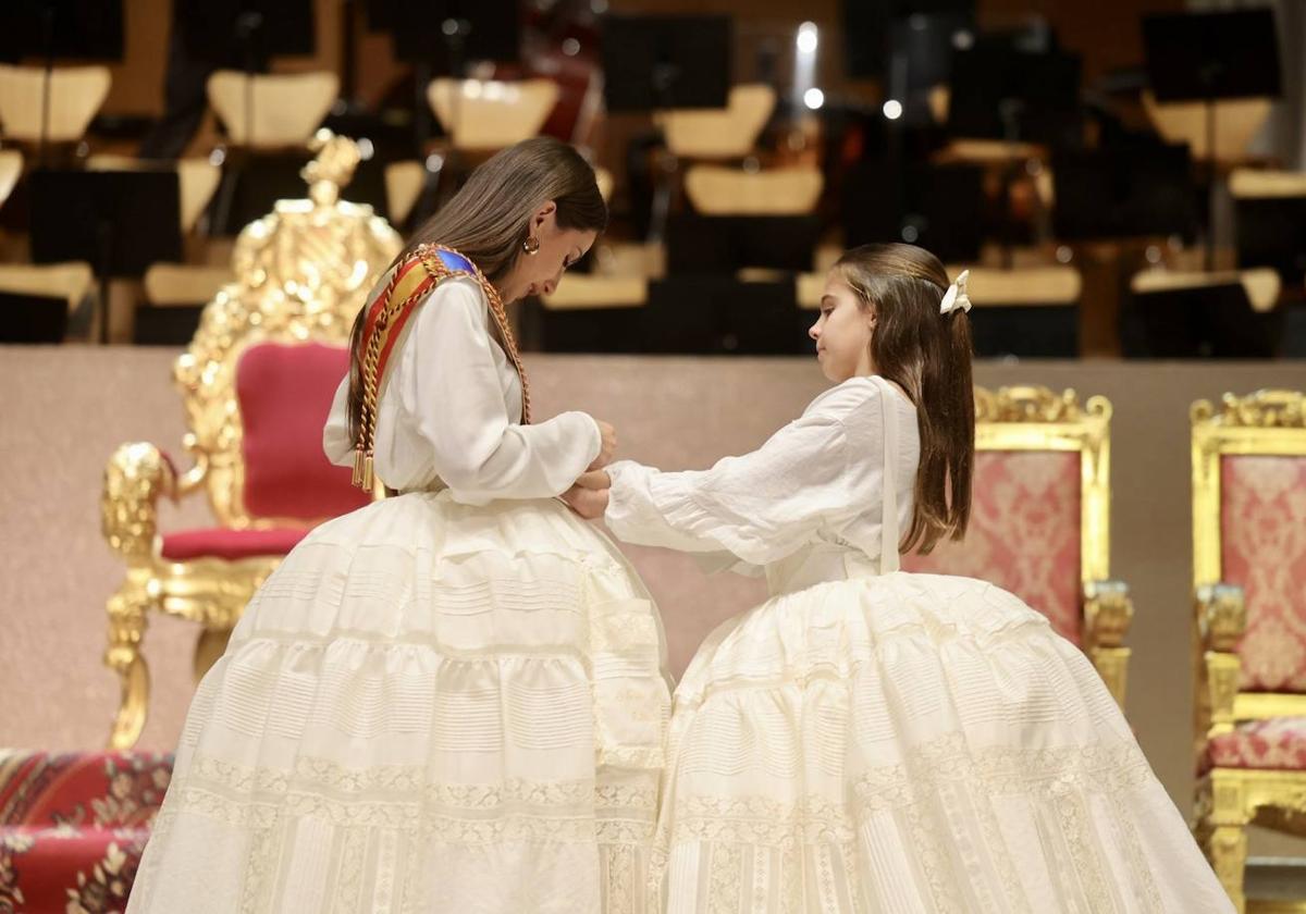 Ensayo de la exaltación de las falleras mayores de Valencia