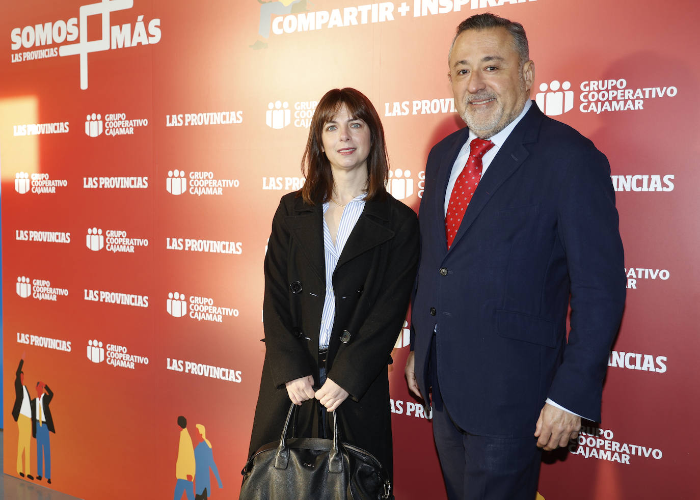 Fotos: la sociedad y los empresarios valencianos se vuelcan con la iniciativa &#039;Somos más&#039; de LAS PROVINCIAS