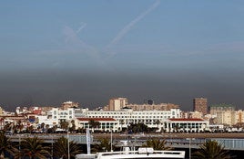 'Boina' de contaminación en Valencia, en una imagen de archivo.