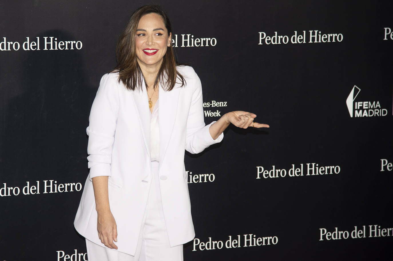 Tamara Falcó posa en el photocall de Pedro del Hierro.