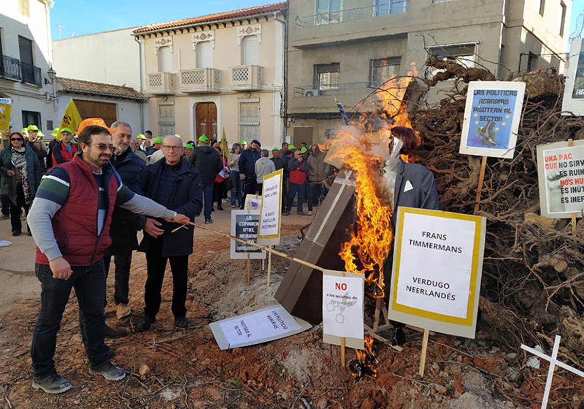 Los viticultores claman contra «el plan de Bruselas» para «matar» al sector