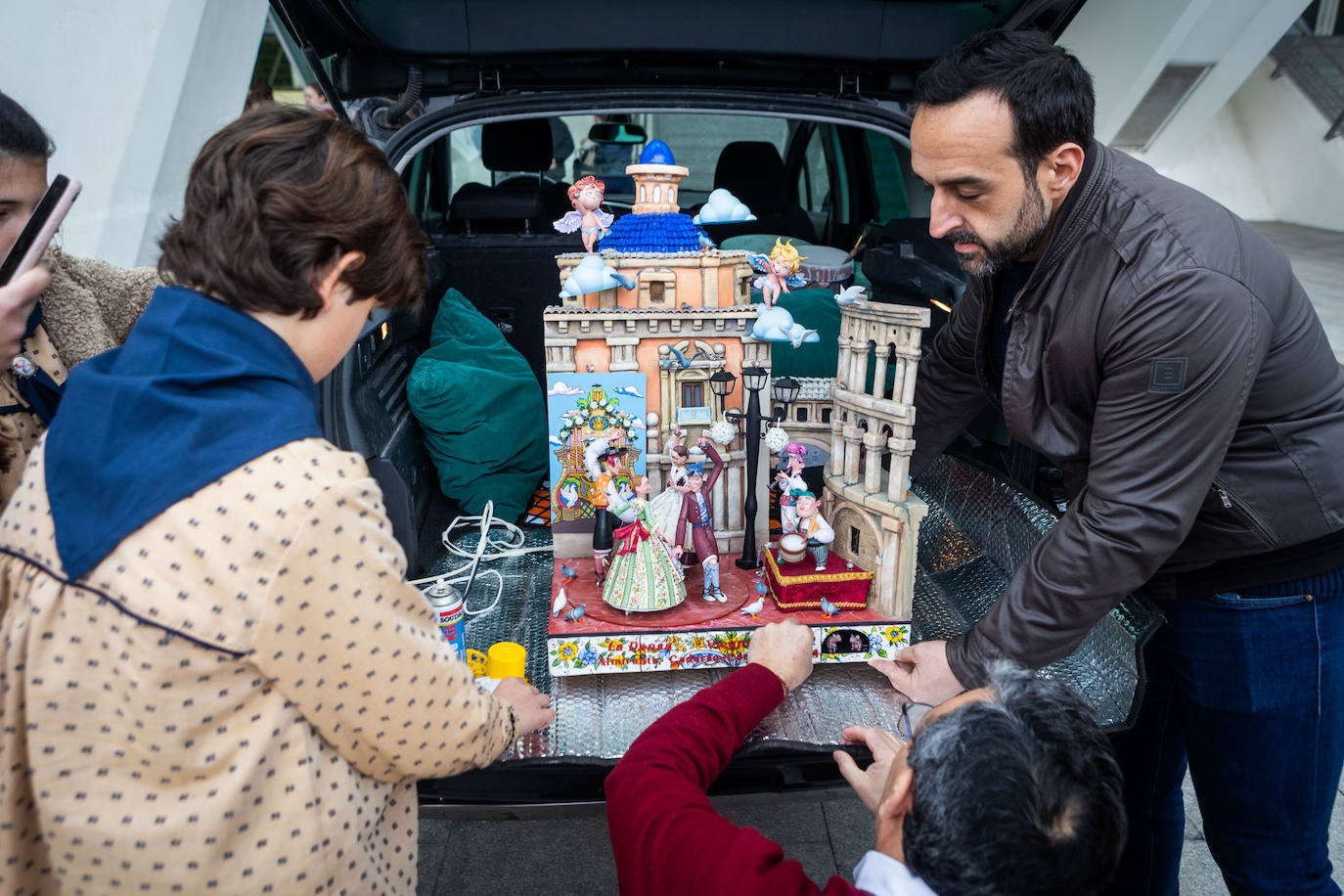 La Exposición del Ninot recibe las primeras piezas