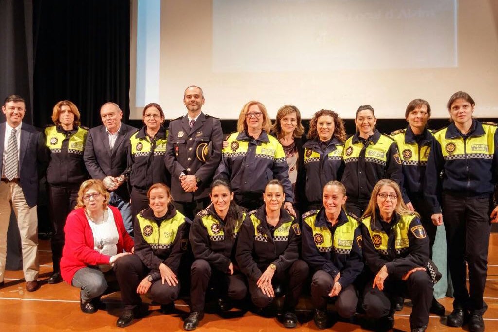 Imagen secundaria 1 - La Policía Local de Alzira cumple 150 años