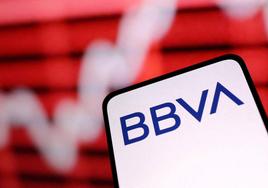 La OCU pide a BBVA que permita a los clientes españoles contratar depósitos al 4% en Italia