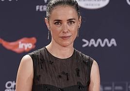 Patricia López Arnáiz posa en la alfombra roja previa a la gala de la XI edición de los Premios Feroz 2024.