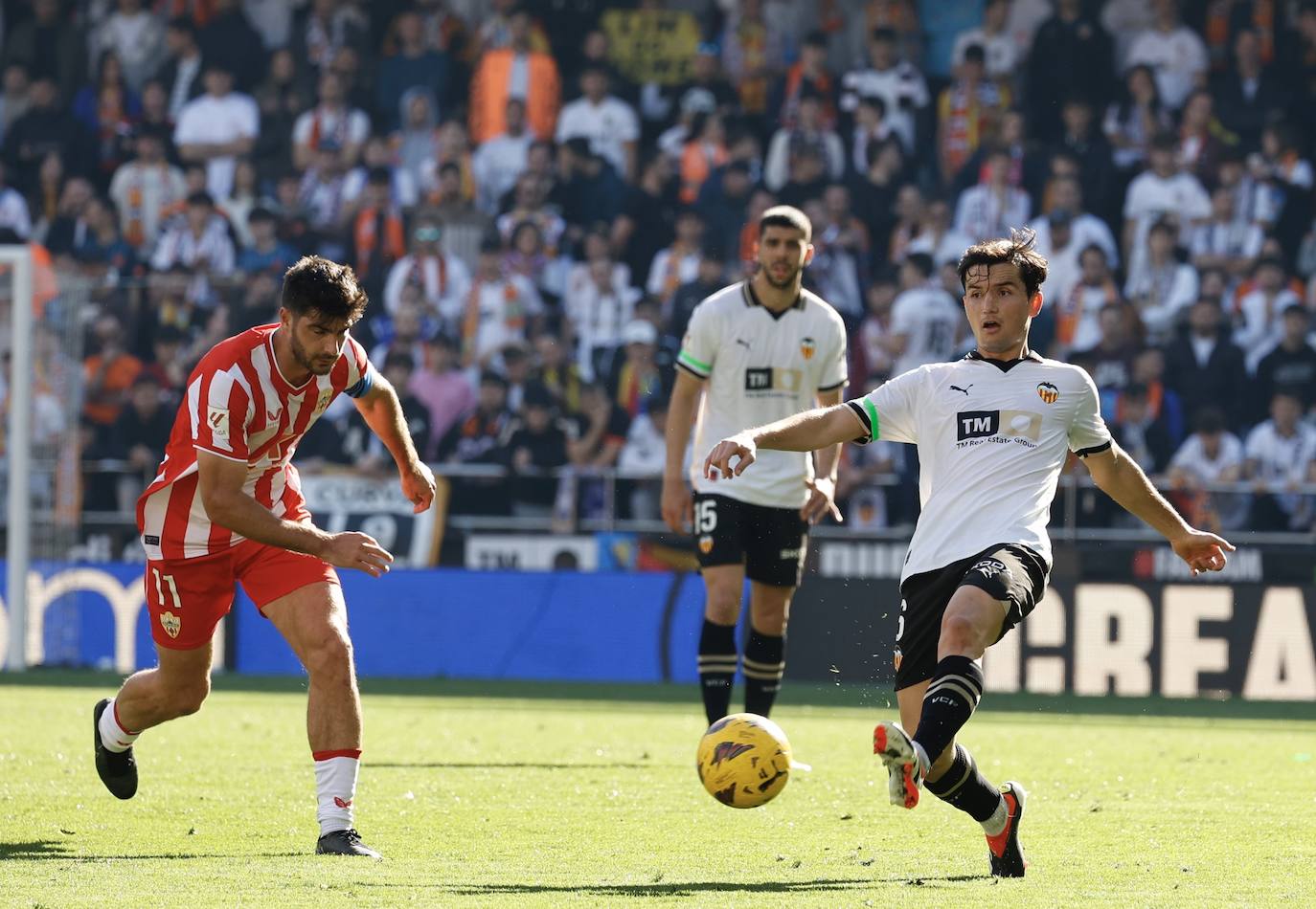 Las mejores imágenes del partido Valencia CF - Almería