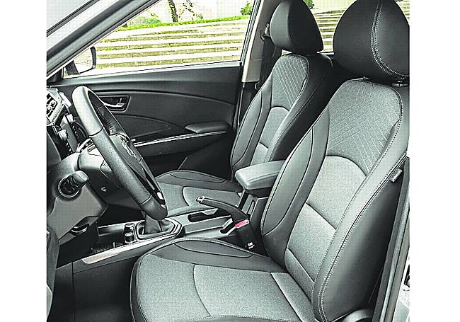 Los asientos son cómodos y recogen bien el cuerpo.