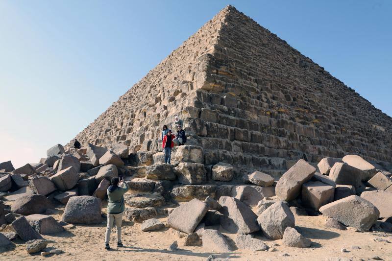Polémica restauración de la pirámide egipcia de Menkaure