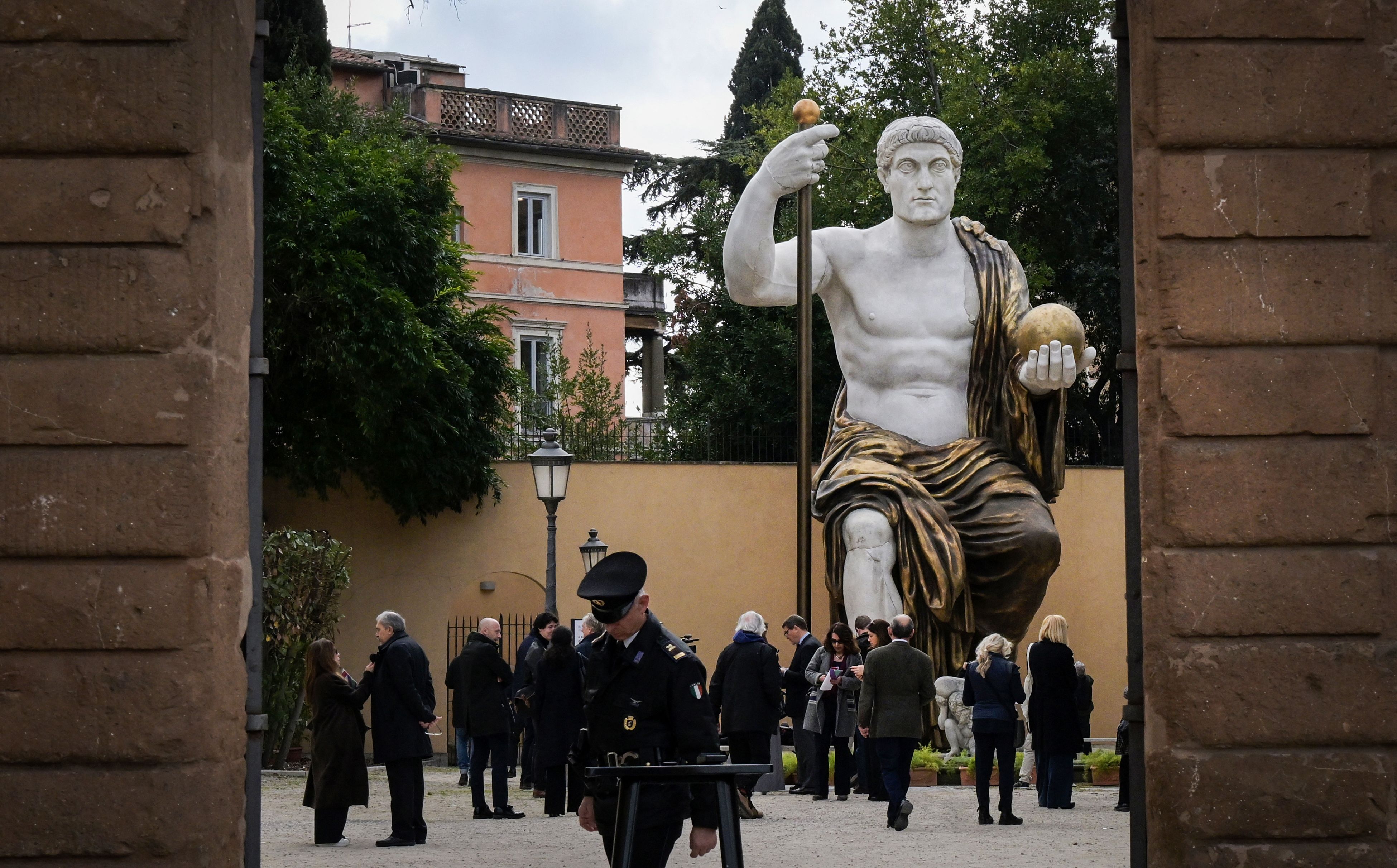 Fotos de la colosal estatua del emperador Constantino que ya puede visitarse gratis en Roma