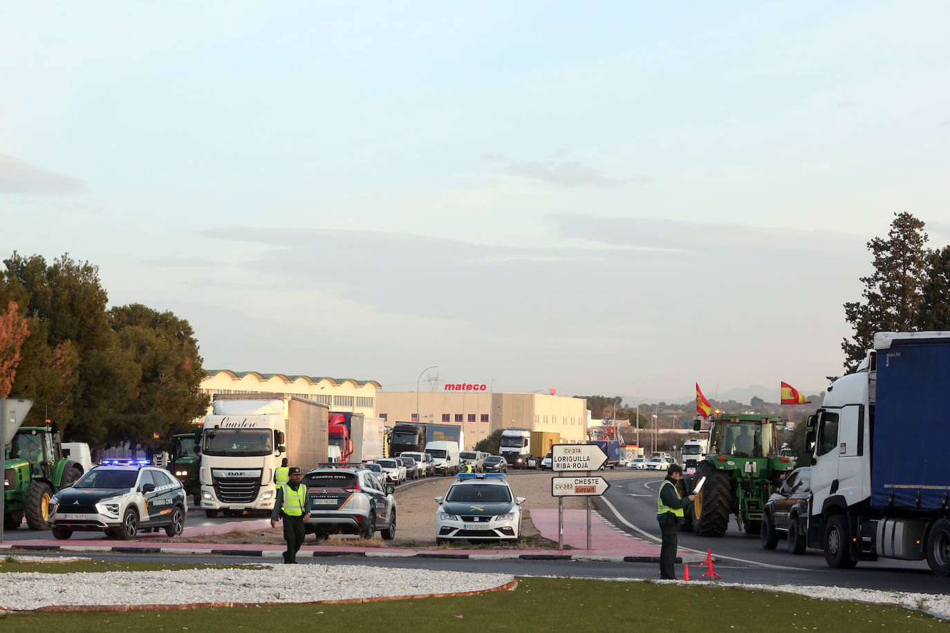 Fotos del tercer día de protestas de los agricultores en Valencia