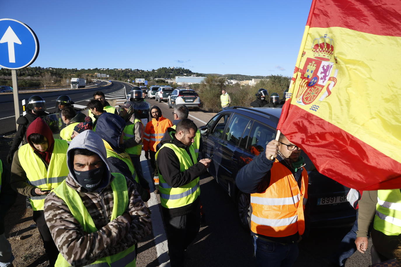 Los agricultores vuelven a la carga este sábado y provocan cortes en la A-3