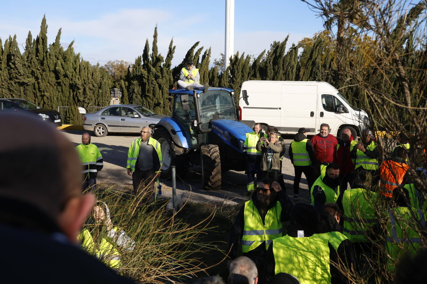 Los agricultores vuelven a la carga este sábado y provocan cortes en la A-3