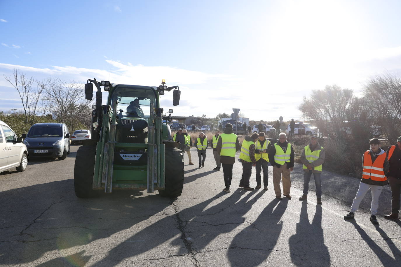 Los agricultores vuelven a la carga este sábado y provocan cortes en la A-3