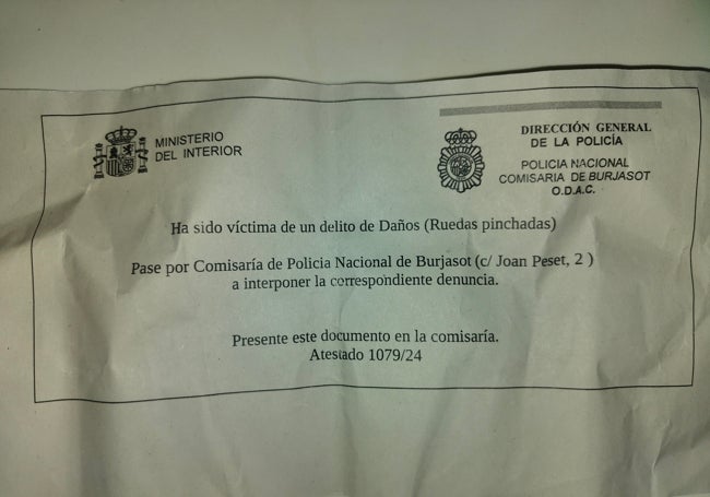 La nota que la Policía Nacional ha dejado a los afectados para reunir el mayor número posible de denuncias y saber el alcance exactos de los daños causados.