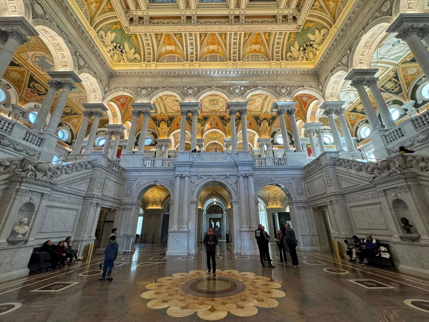 Dentro de la biblioteca más grande del mundo