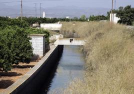 Acequia de escalona a su paso por VVA de Castellón.