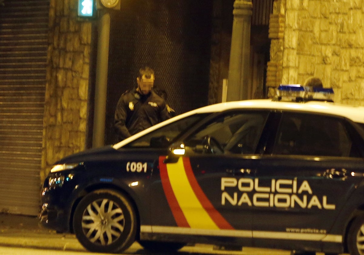 Imagen de archivo de un coche patrulla de la Policía Nacional.