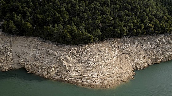 Albocàsser, en emergencia por la sequía, pierde 204.000 metros cúbicos de agua potable al año