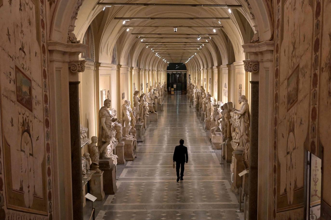 El guardián de las llaves de los Museos Vaticanos