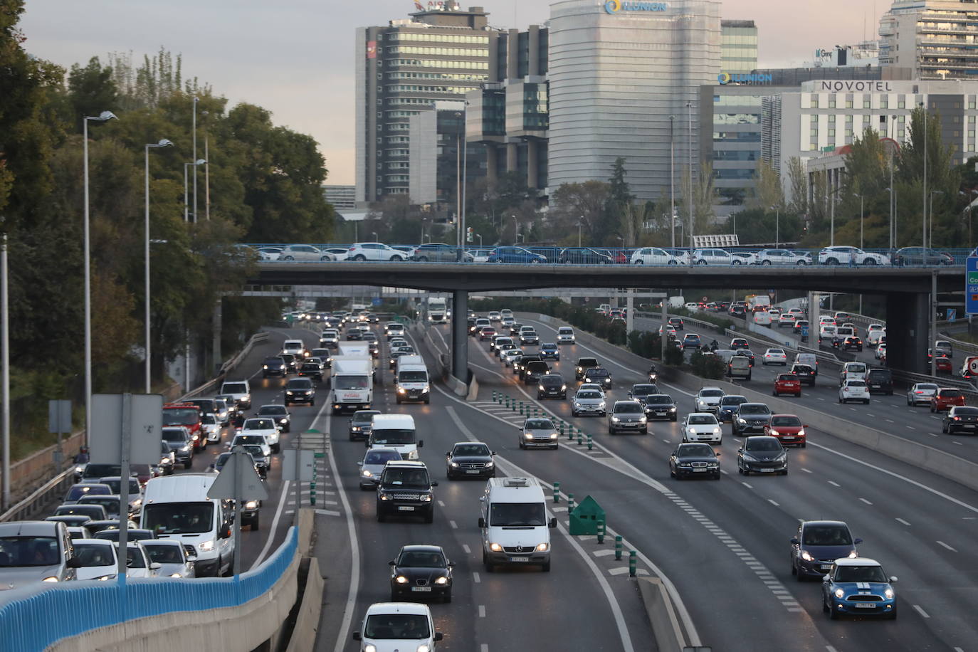Tráfico en la M-30, en una imagen de archivo.