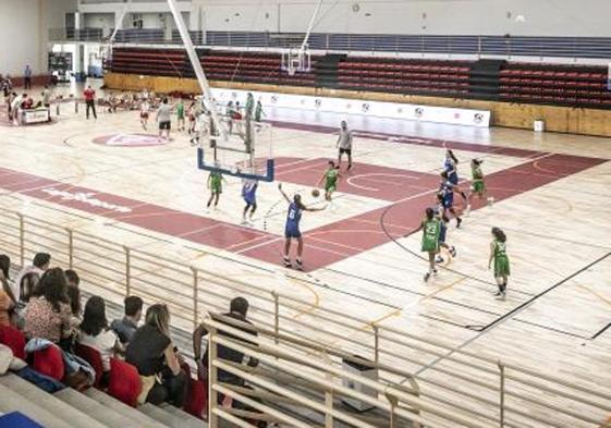 Un partido de minibasket.