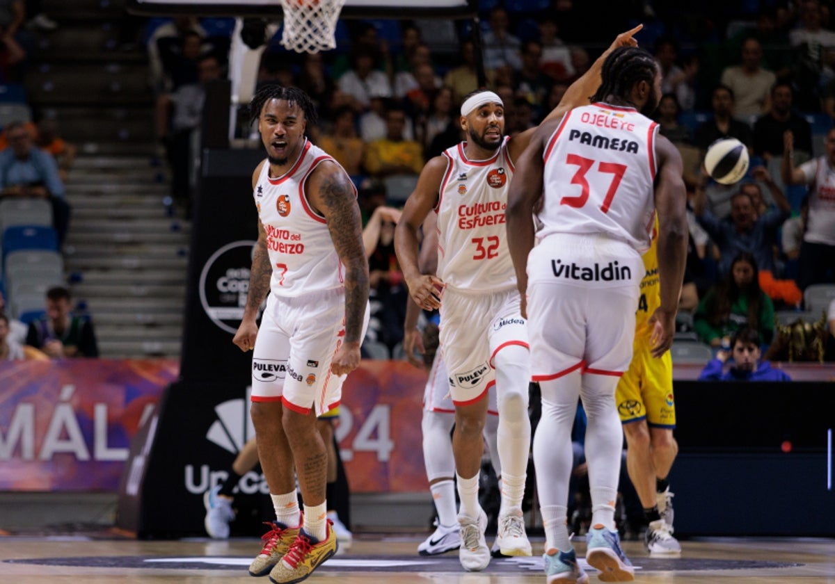 El equipo taronja celebrando en el partido ante el Gran Canaria