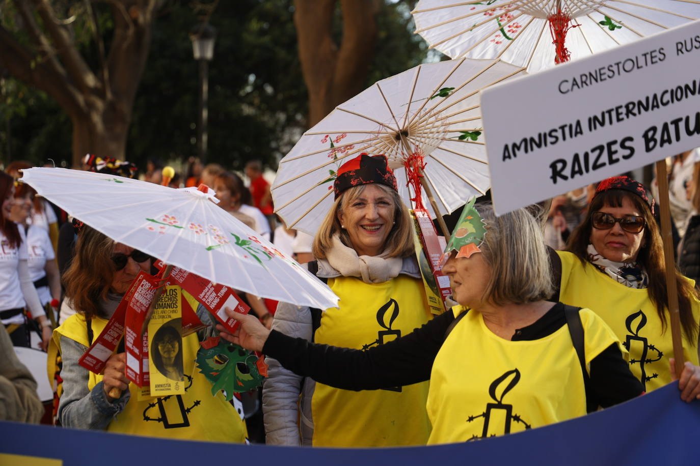 El desfile de carnaval revoluciona las calles de Ruzafa