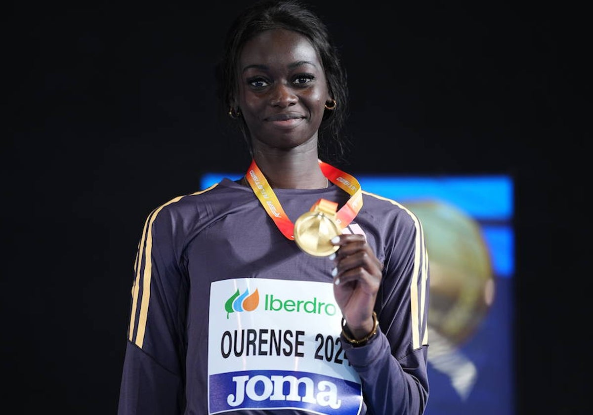 Fátima Diame, con la medalla de oro.