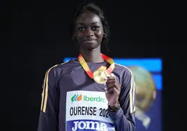 Fátima Diame, con la medalla de oro.