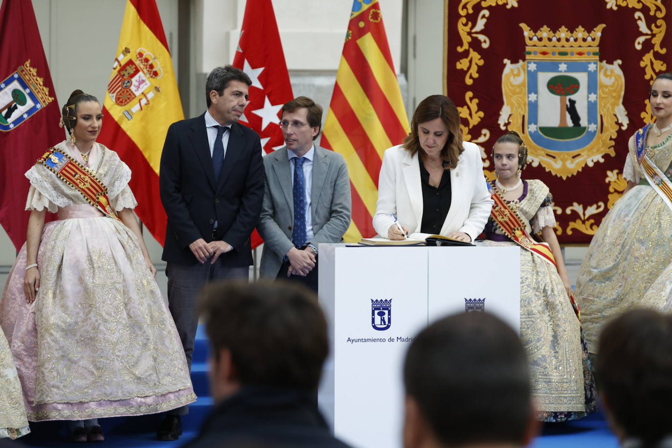 Recepción Oficial a las Falleras Mayores de Valencia en el Ayuntamiento de Madrid