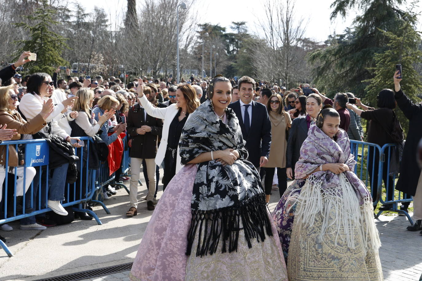 Fotos: Espectacular mascletà en Madrid con llenazo en Puente del Rey