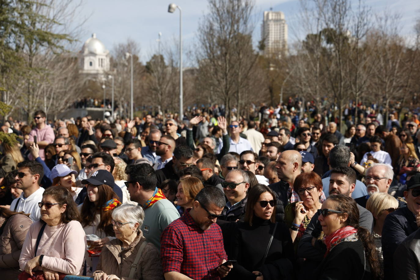 Fotos: Espectacular mascletà en Madrid con llenazo en Puente del Rey