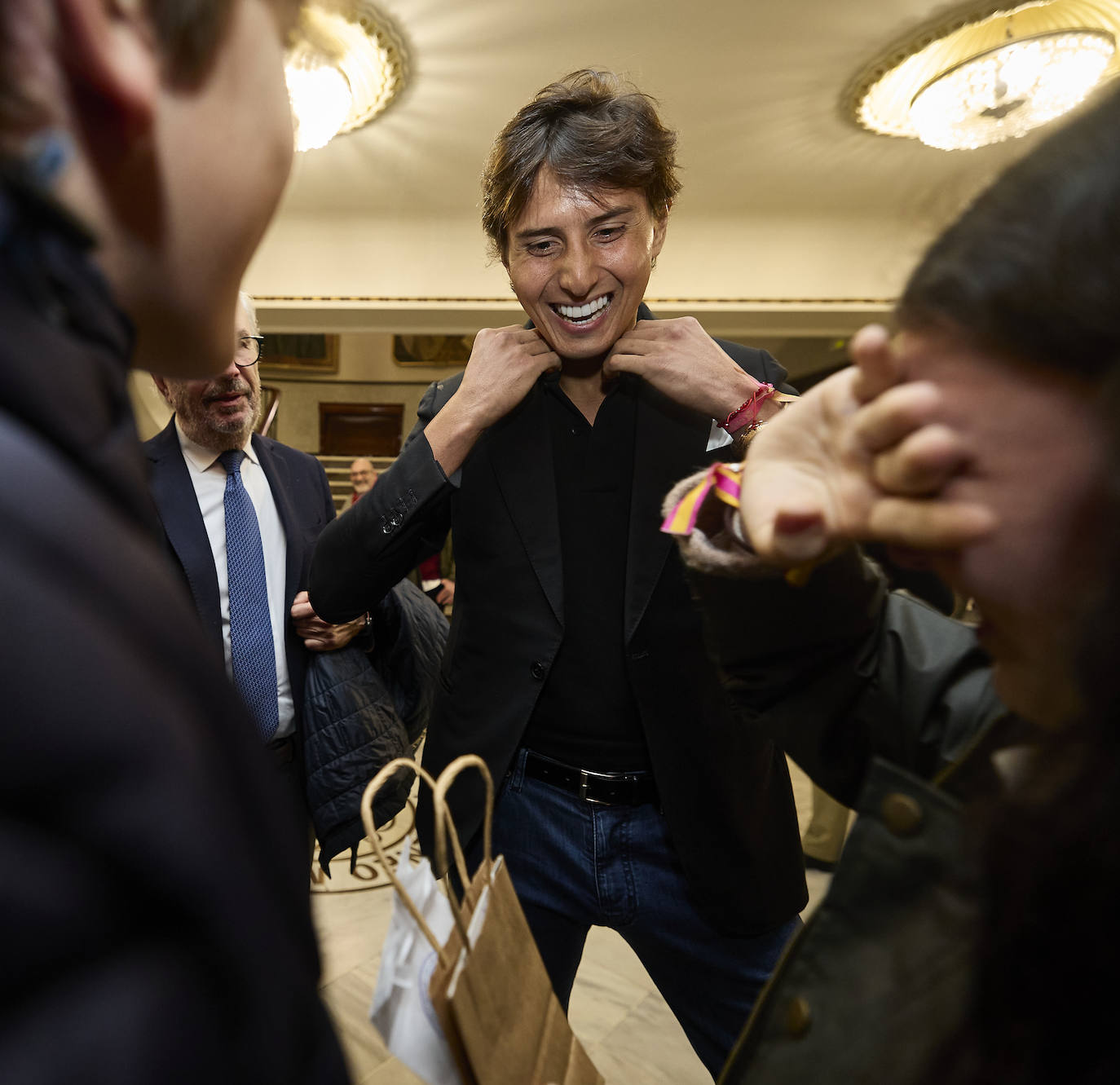 Roca Rey despliega su arte en el Ateneo Mercantil de Valencia