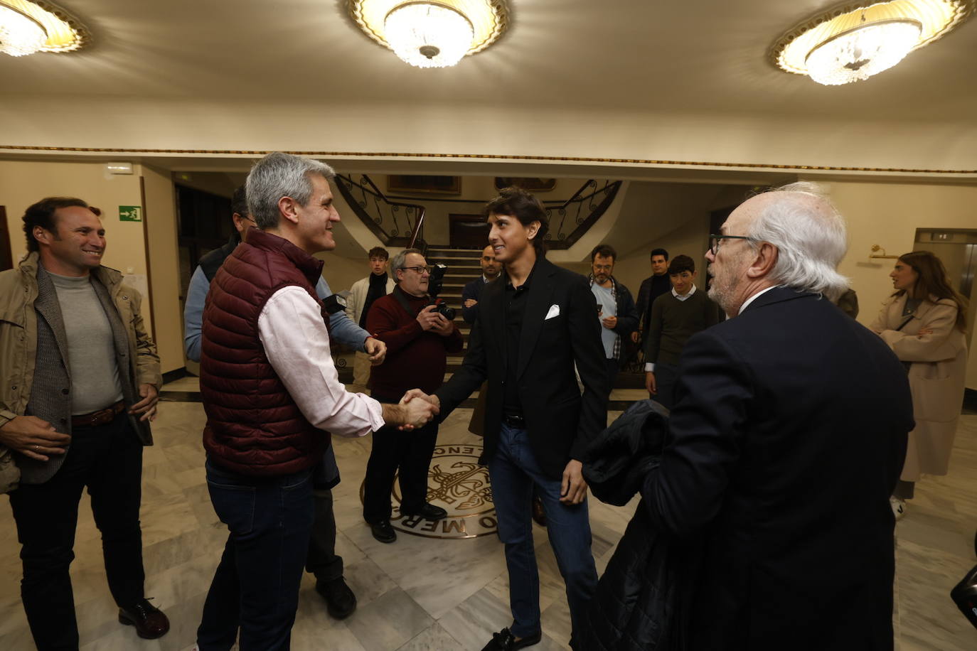 Roca Rey despliega su arte en el Ateneo Mercantil de Valencia