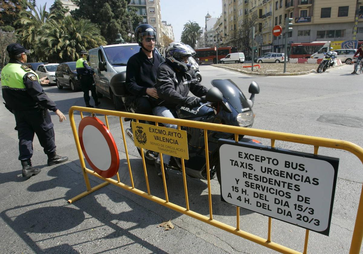 Corte al trafico rodado de las calles del centro de Valencia, en una imagen de archivo.