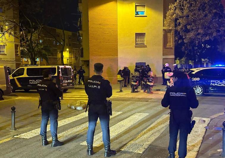 Tres agencias de la Policía Nacional en la redada.