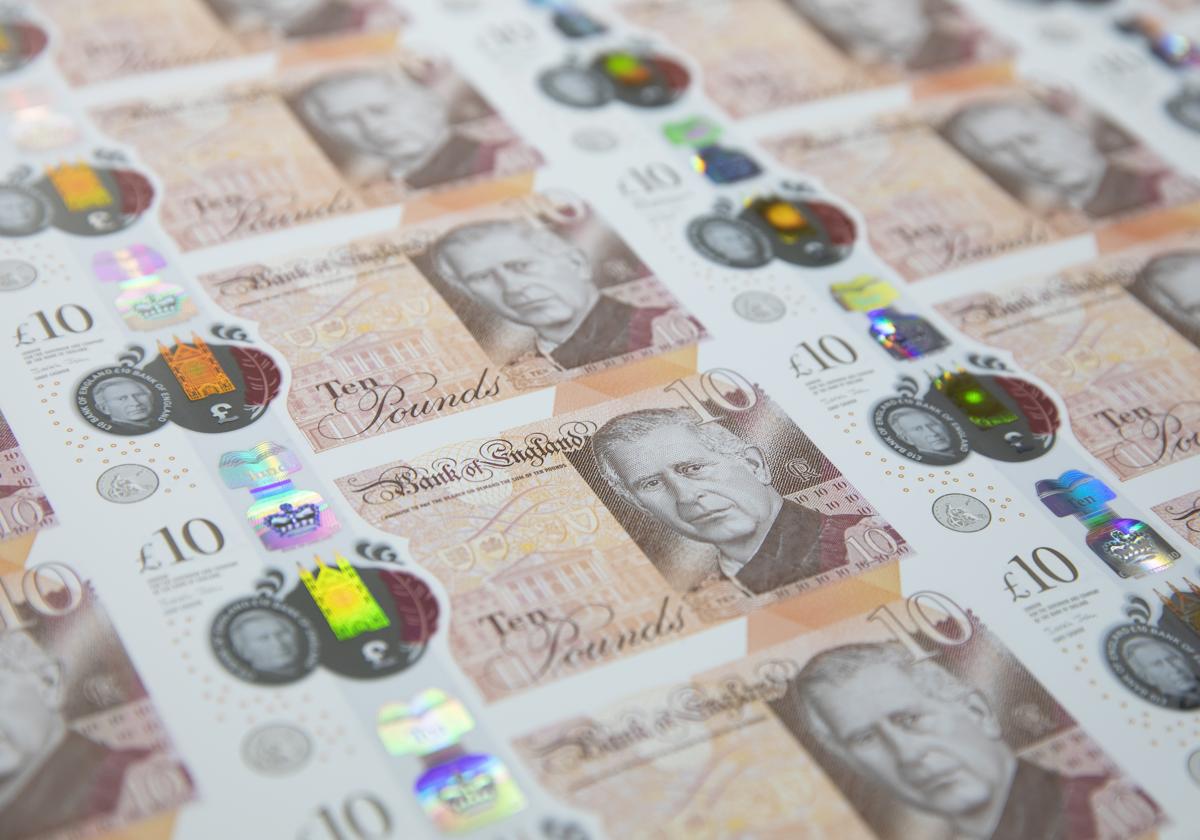 Los nuevos billetes con la imagen del Rey Carlos III de Inglaterra empezarán a circular antes de verano