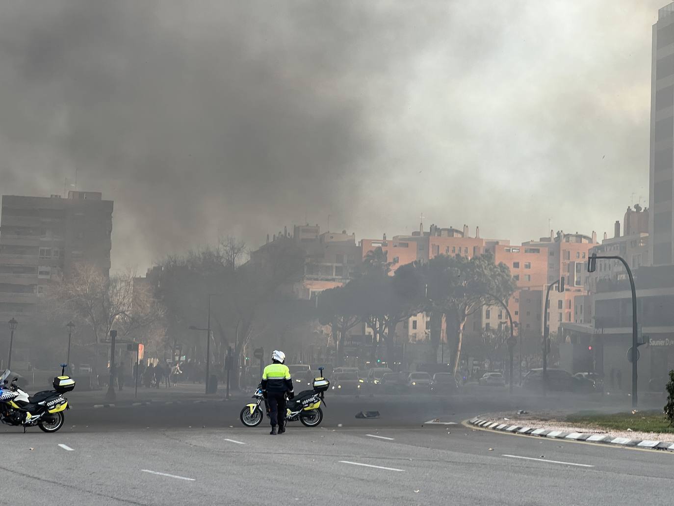 Las terribles imágenes del incendio en Campanar