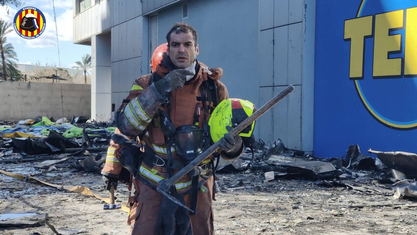 Fotos del día después del incendio en Campanar