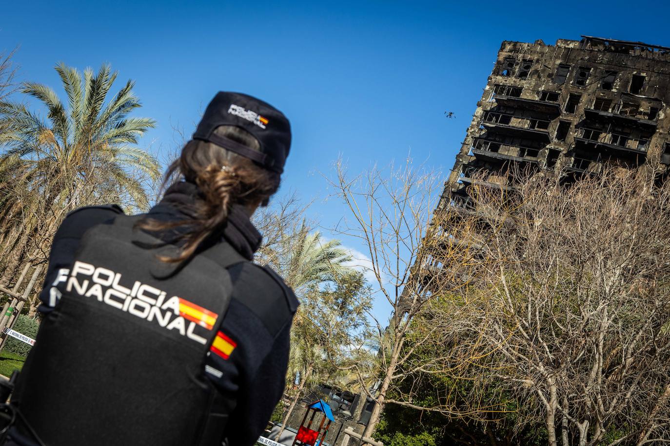 Fotos del día después del incendio en Campanar