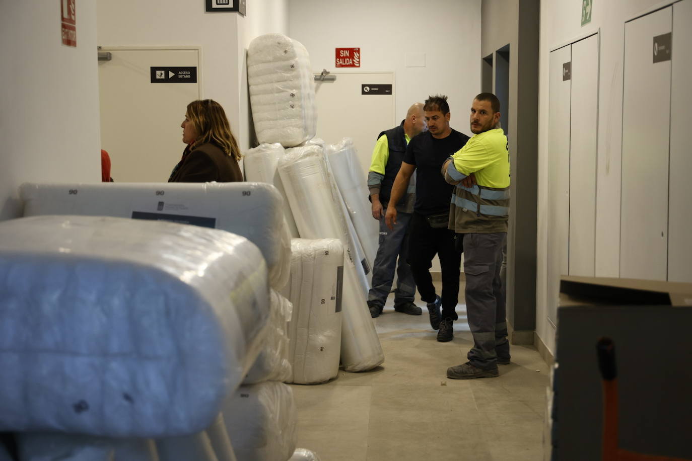 Acondicionan un edificio de nueva construcción en Safranar para realojar a los afectados por el incendio