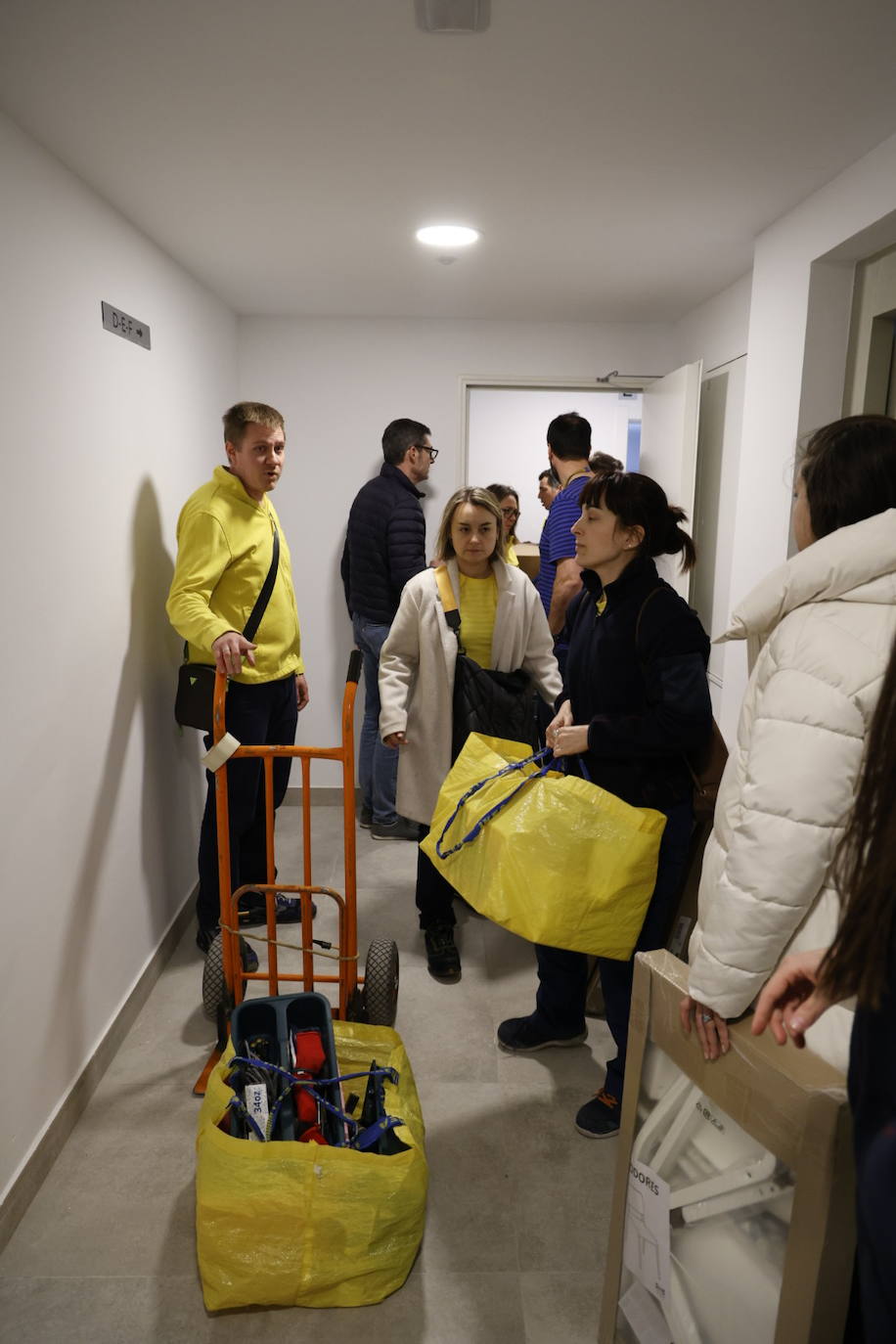 Acondicionan un edificio de nueva construcción en Safranar para realojar a los afectados por el incendio