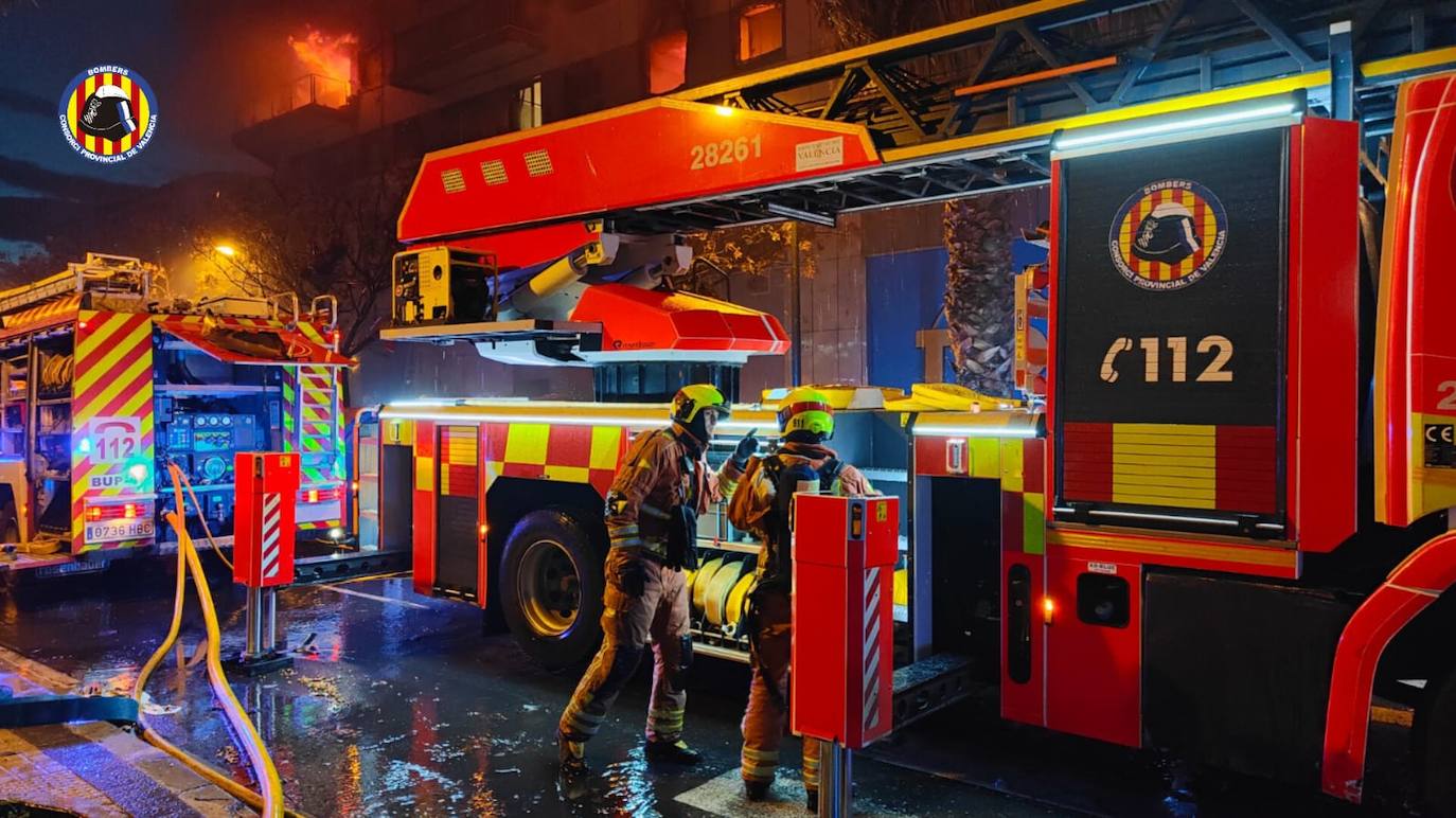 Las terribles imágenes del incendio en Campanar