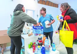 Los locales del barrio se desbordaron con los productos y alimentos que se recogieron.