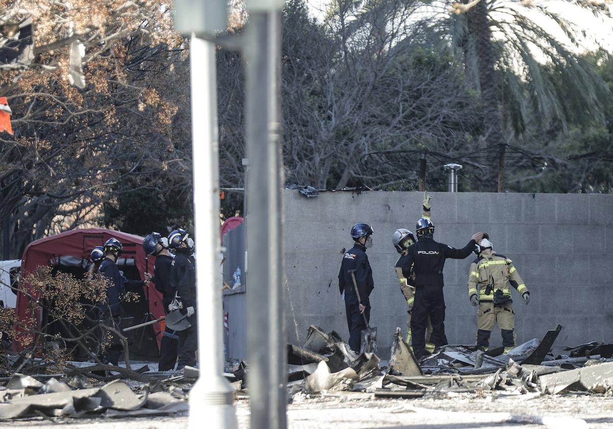 Fotos del segundo día tras el pavoroso incendio en Campanar