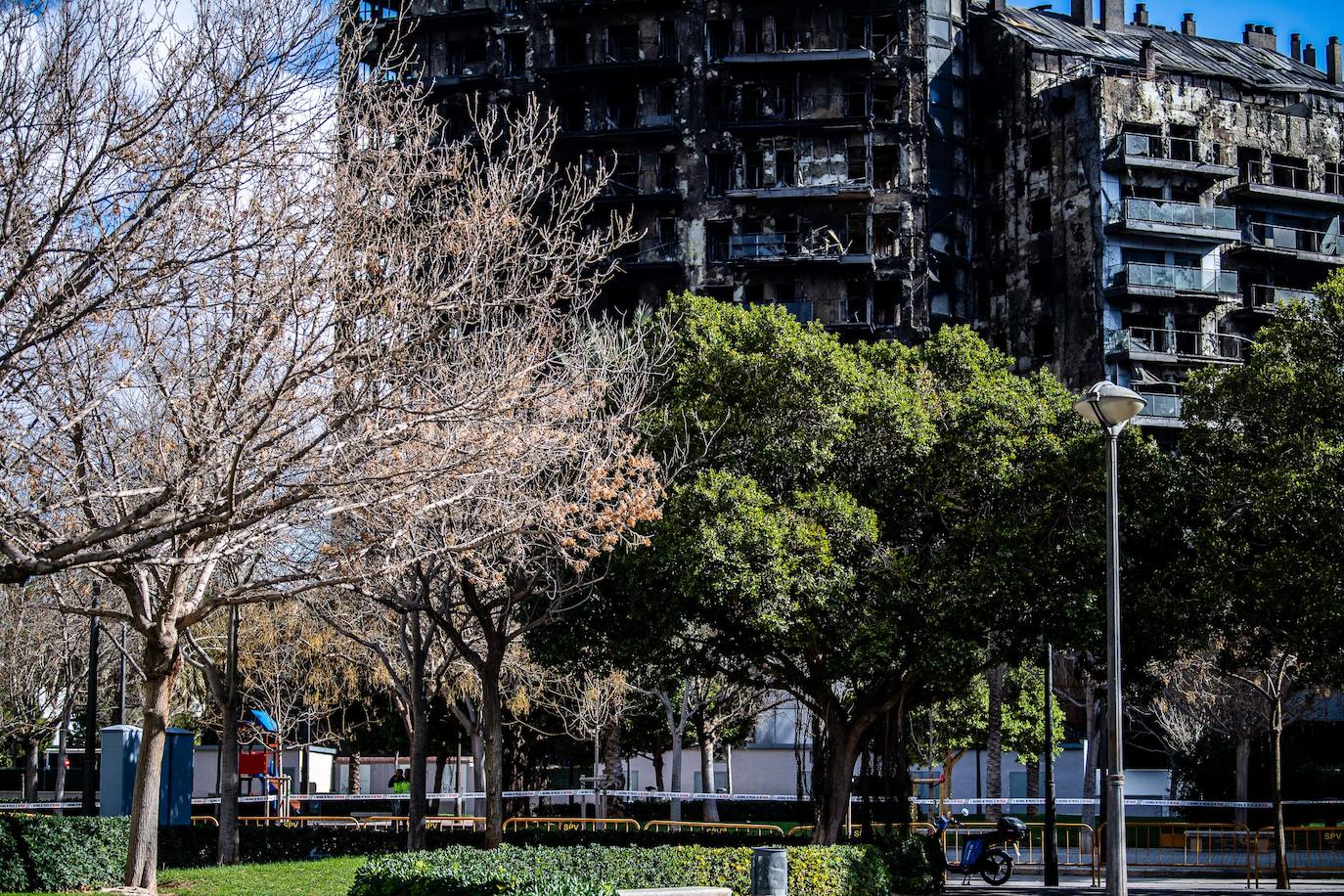 Campanar: El barrio herido en el que la vida sigue