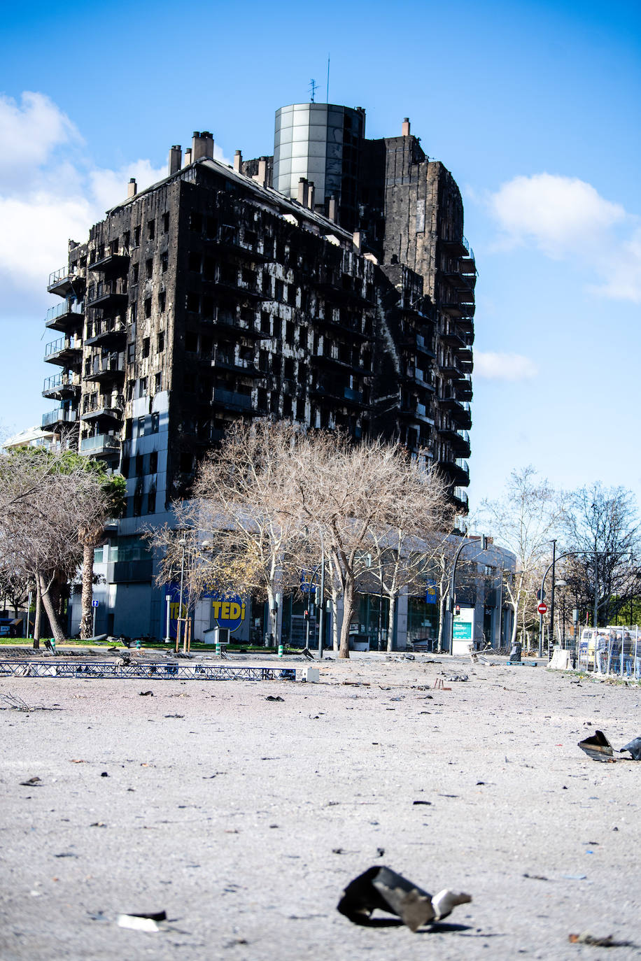 Campanar: El barrio herido en el que la vida sigue